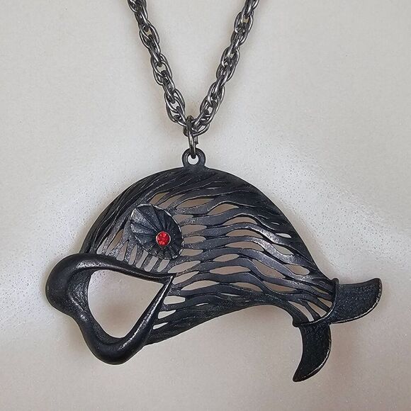 Vtg JJ Jonette Large Pewter Fish Pendant Necklace Open Mouth Red Rhinestone Eye - Picture 2 of 15